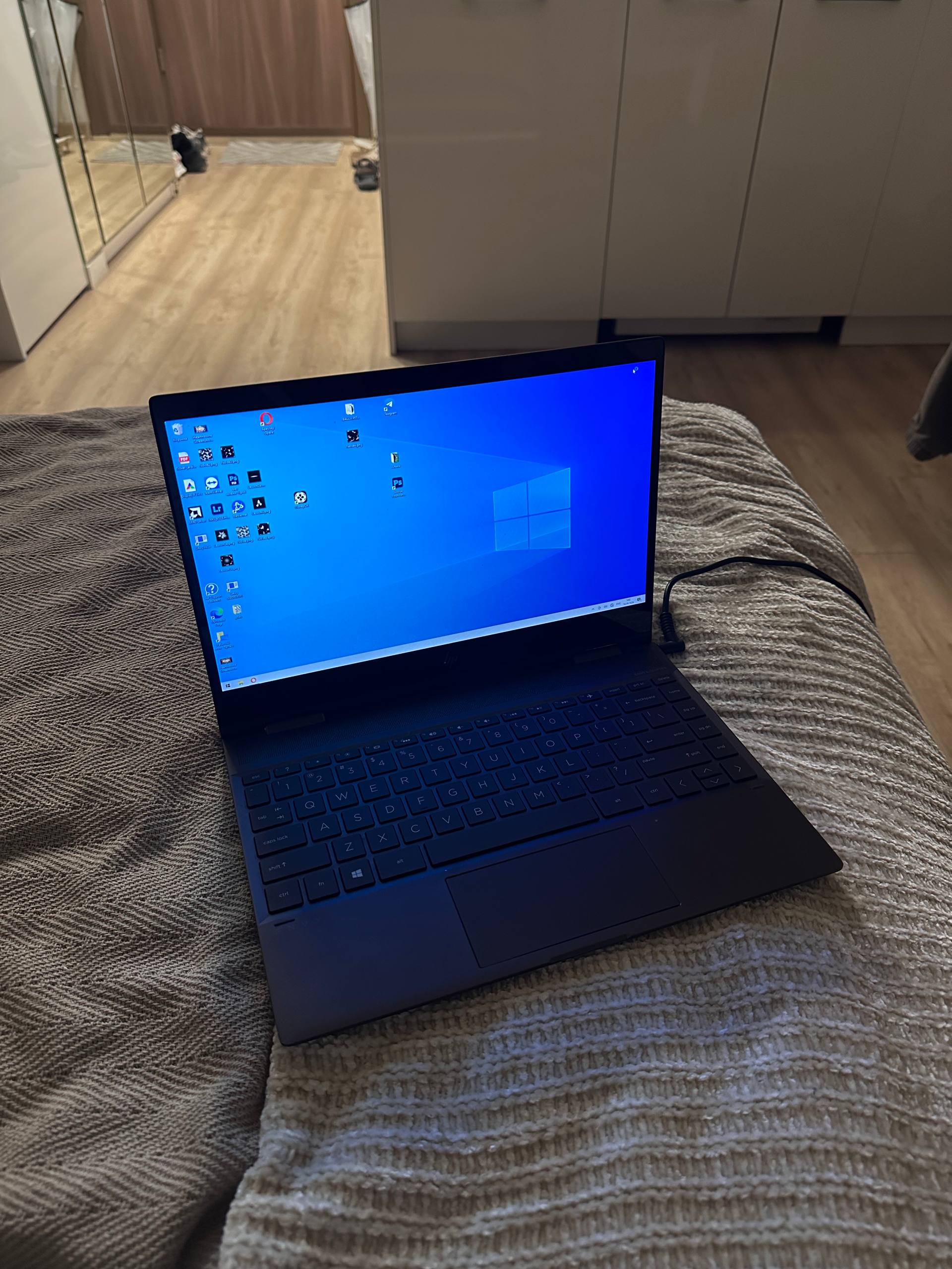 Ноутбук HP Envy x360m