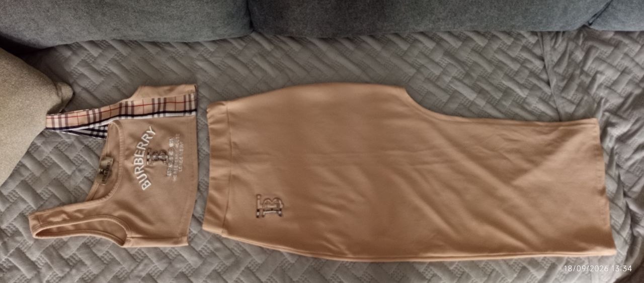 Костюм Burberry кремовый S