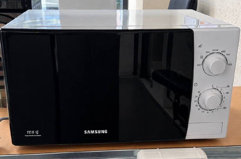 Микроволновая печь SAMSUNG ME81KRW