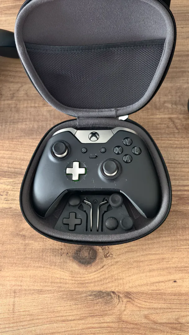 Xbox Series X + 3 геймпада