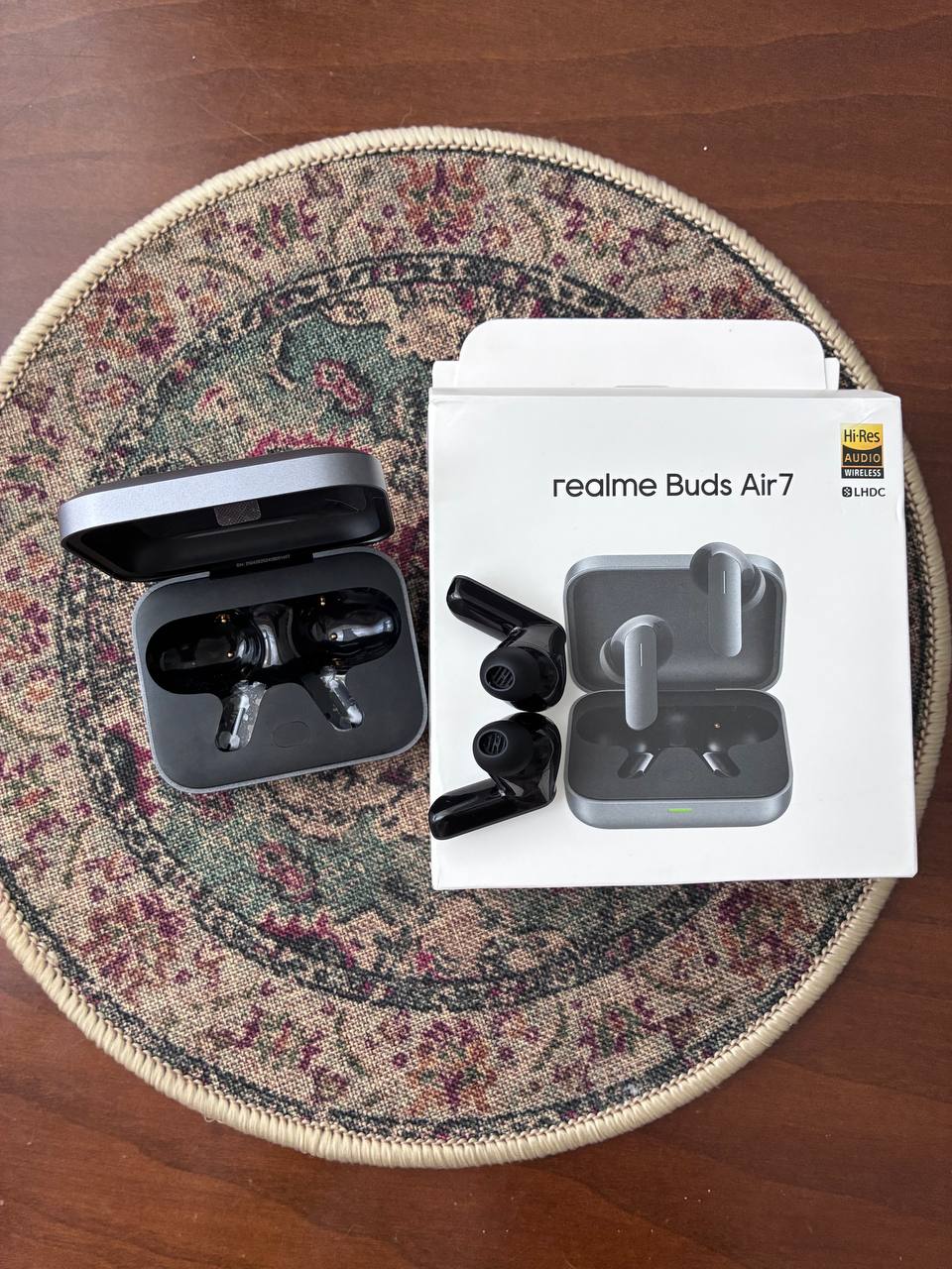 realme Buds Air 7 — беспроводные внутриканальные TWS-наушники с водозащитой IP55
