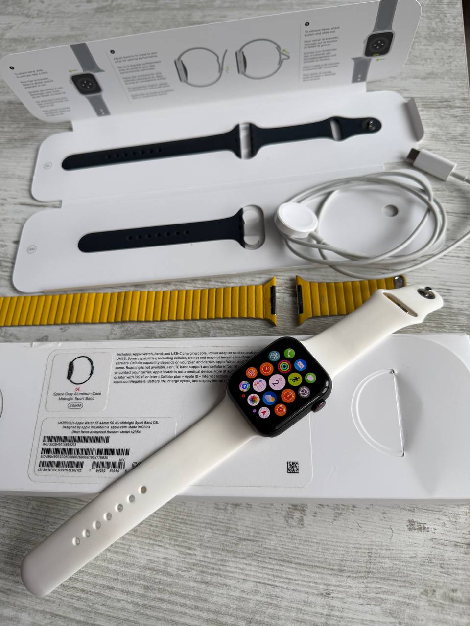 Apple Watch SE 44mm GPS Cellular Midnight
