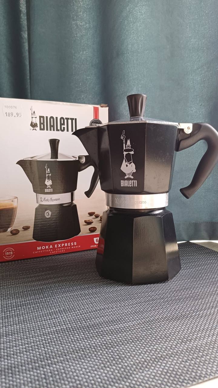 Гейзерная кофеварка Bialetti Moka Express 6 чашек