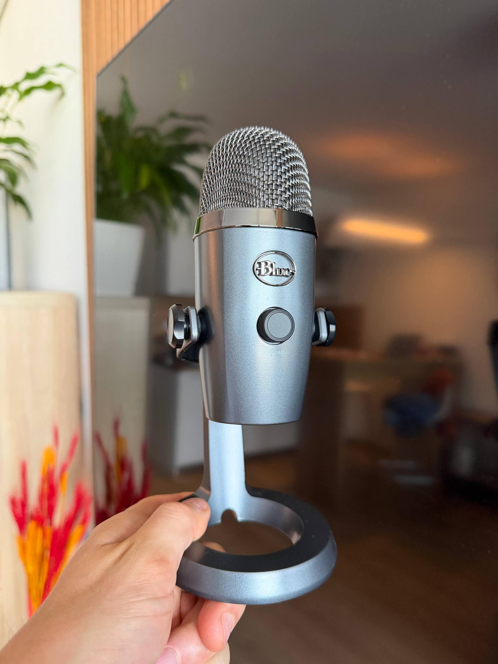 Микрофон Blue Yeti Nano USB
