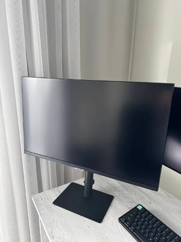4K монитор Samsung L827A800NMIXCI (ViewFinity S8)