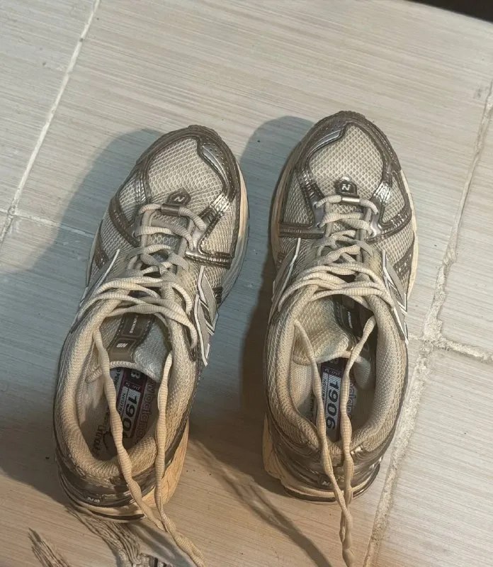 New Balance 1906 серебристый-кремовый 37 размер