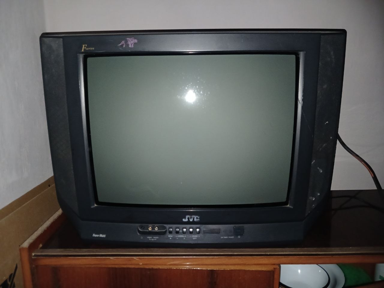 Телевизор JVC (CRT)