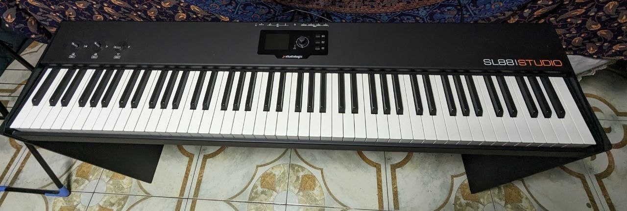 MIDI клавиатура Studiologic SL88 Studio с подставкой