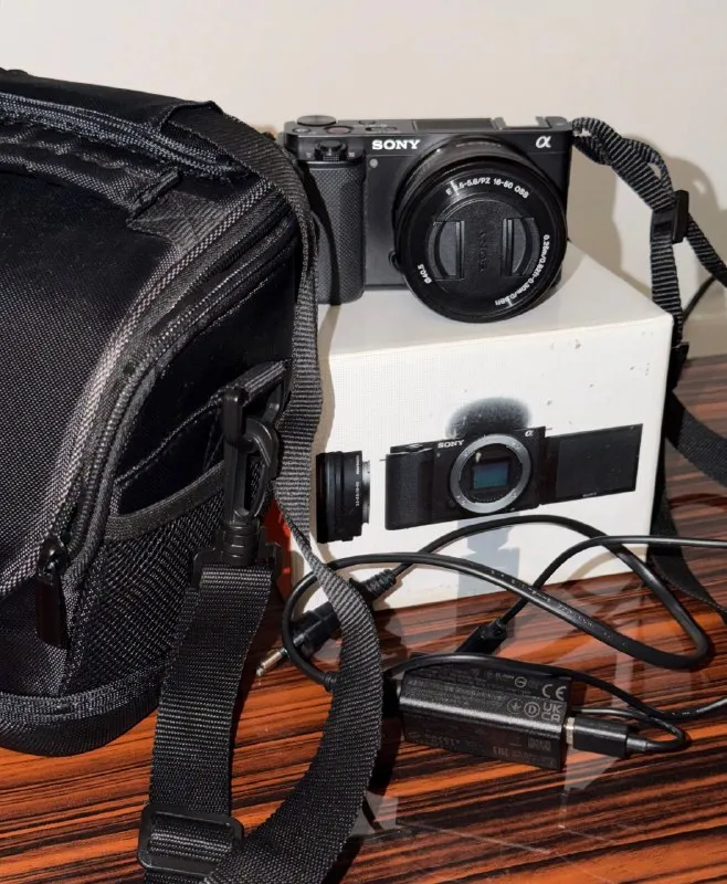 Sony ZV-E10 + 16–50mm OSS