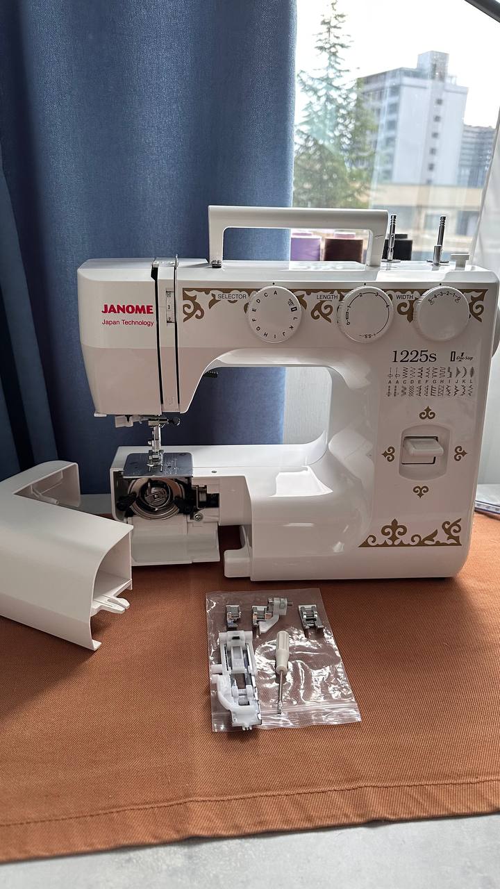 Швейная машина Janome 1225s