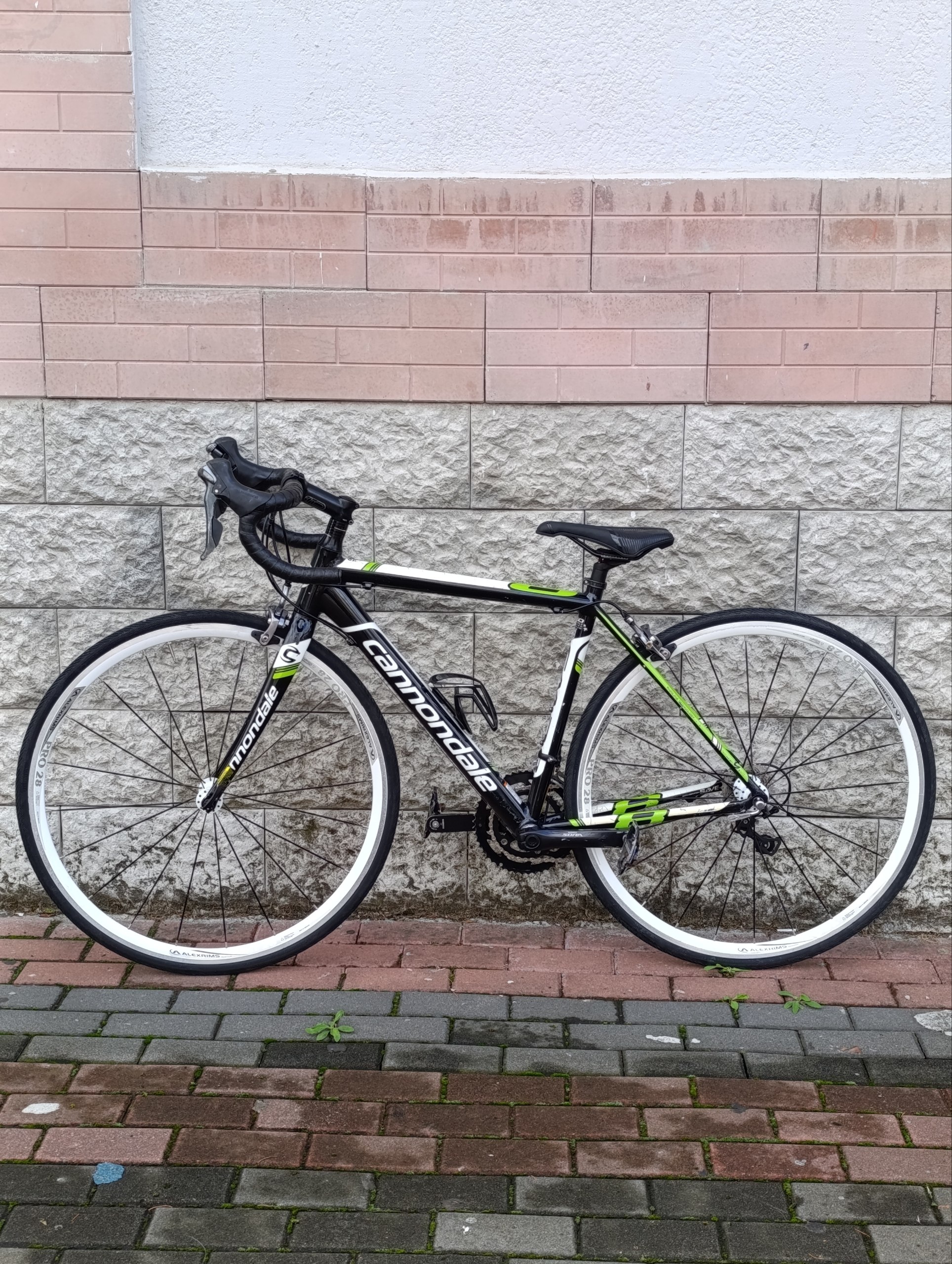 Шоссейный велосипед Cannondale
