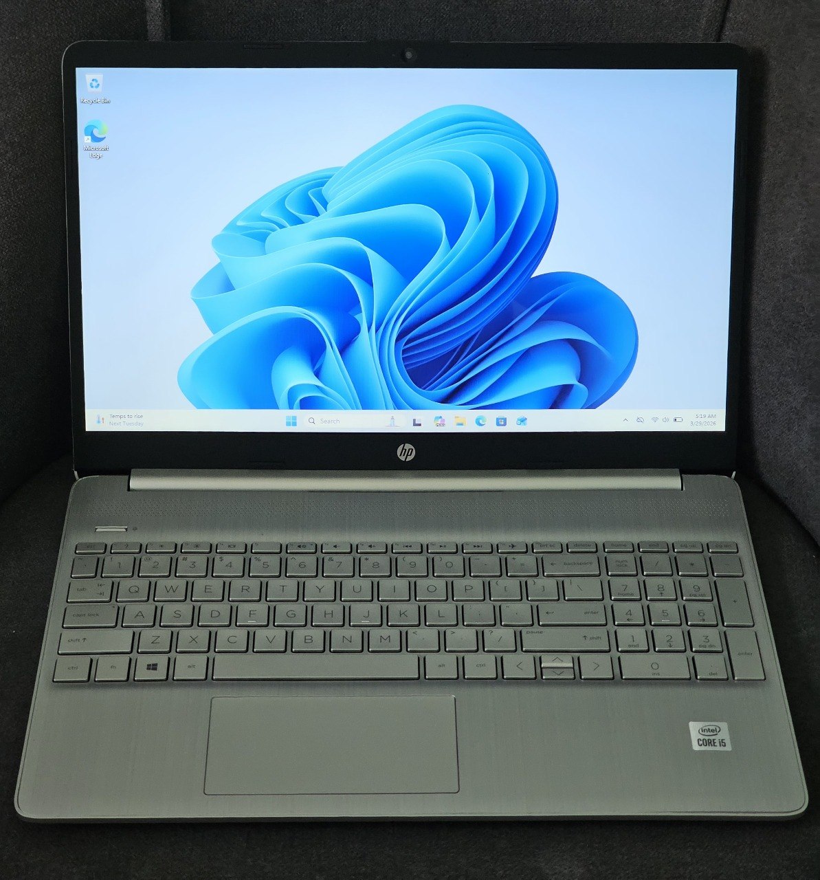 Ноутбук HP 15-DY1043DX i5-1035G1 8GB 256GB SSD