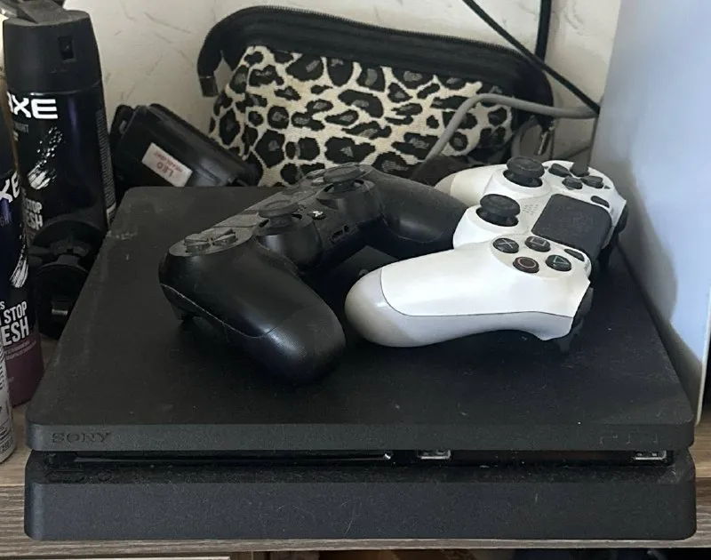 PS4 Slim 1TB
