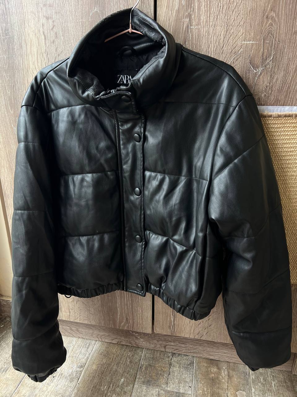 Кожаный пуховик Zara