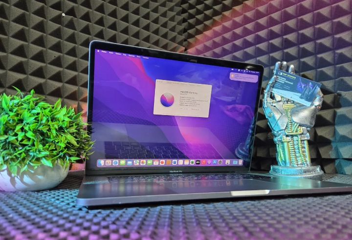 MACBOOK PRO 15" RETINA — TOUCH BAR — CORE i7 — 16 GB — SSD 500 GB