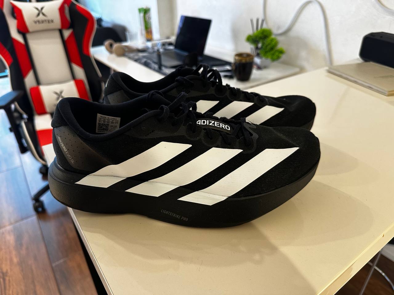 Кроссовки adidas беговые