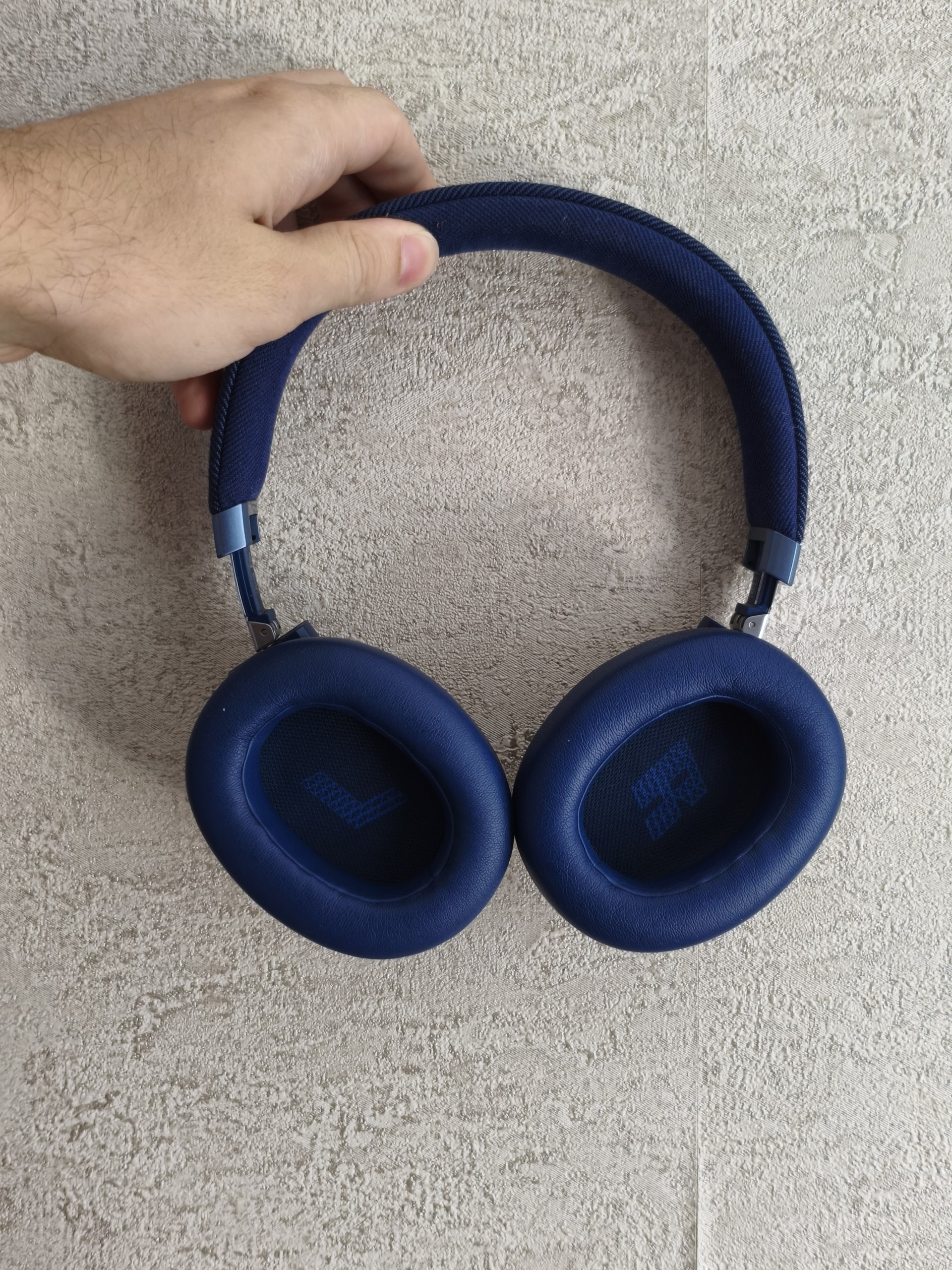 Наушники JBL LIVE770