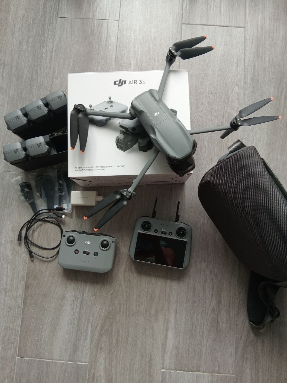 Дрон DJI Air 3S с полным комплектом
