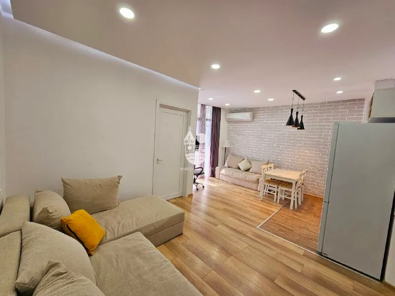 Квартира 1+1, 53 м²