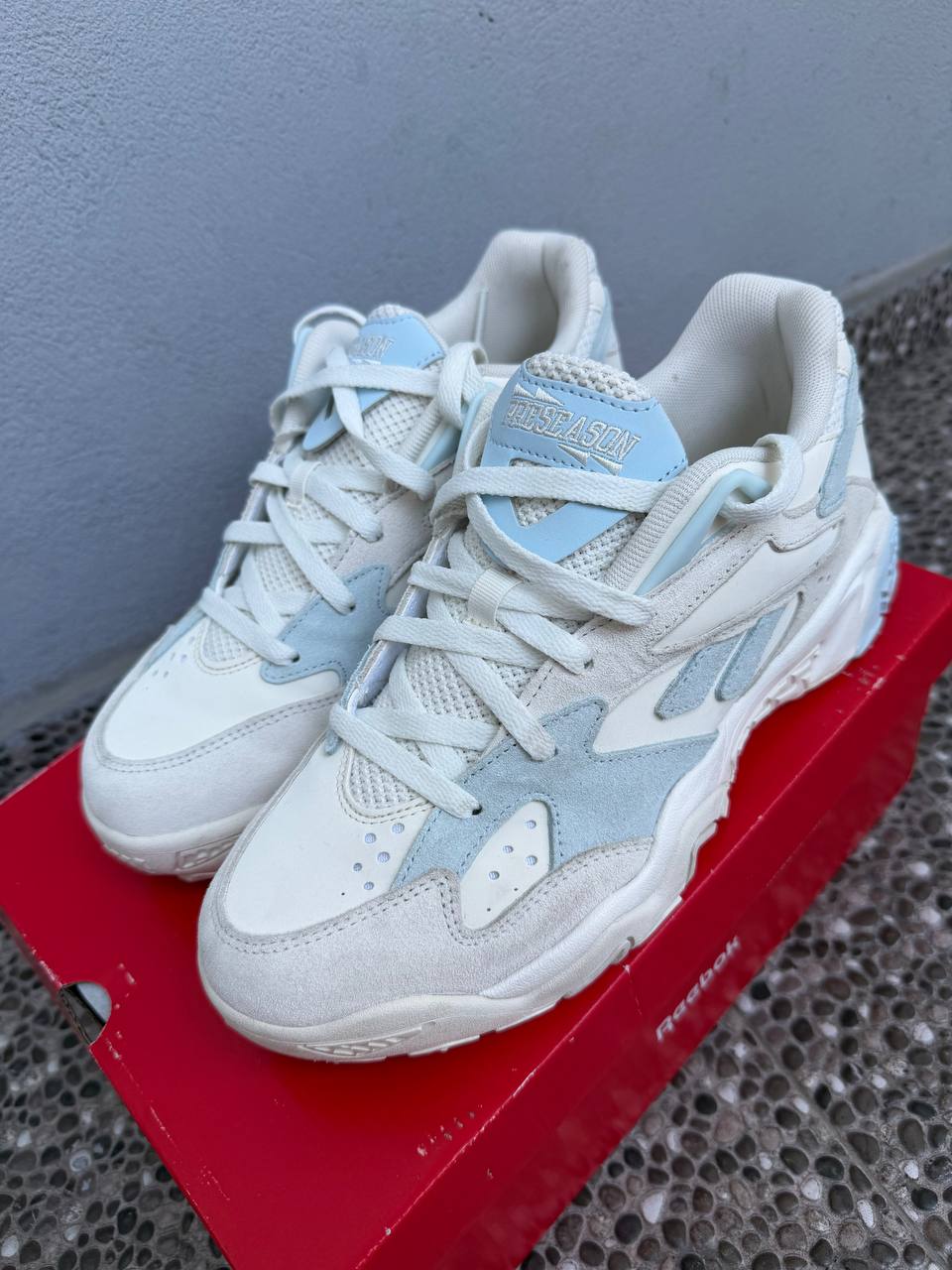 Женские кроссовки Reebok