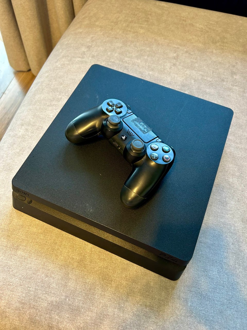 PlayStation 4 (PS4) Slim 500GB