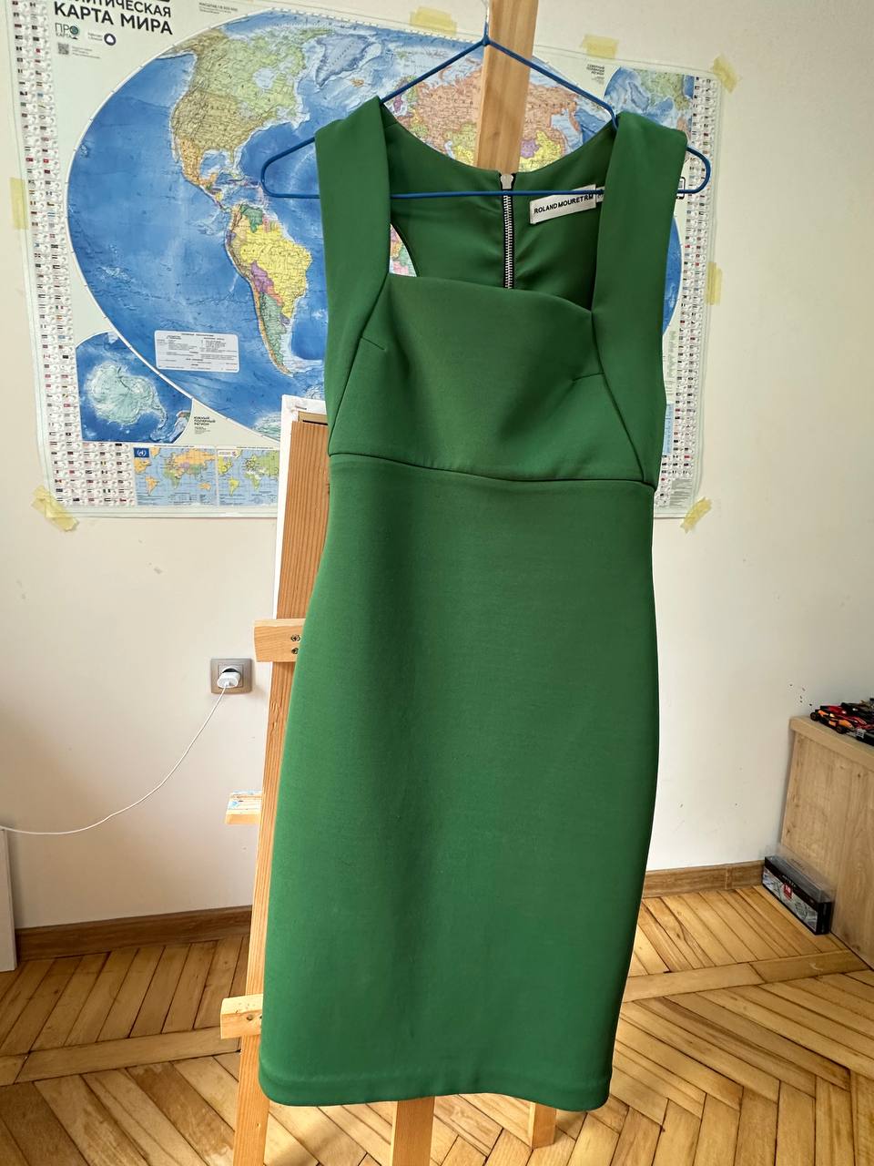 Зеленое платье Roland Mouret