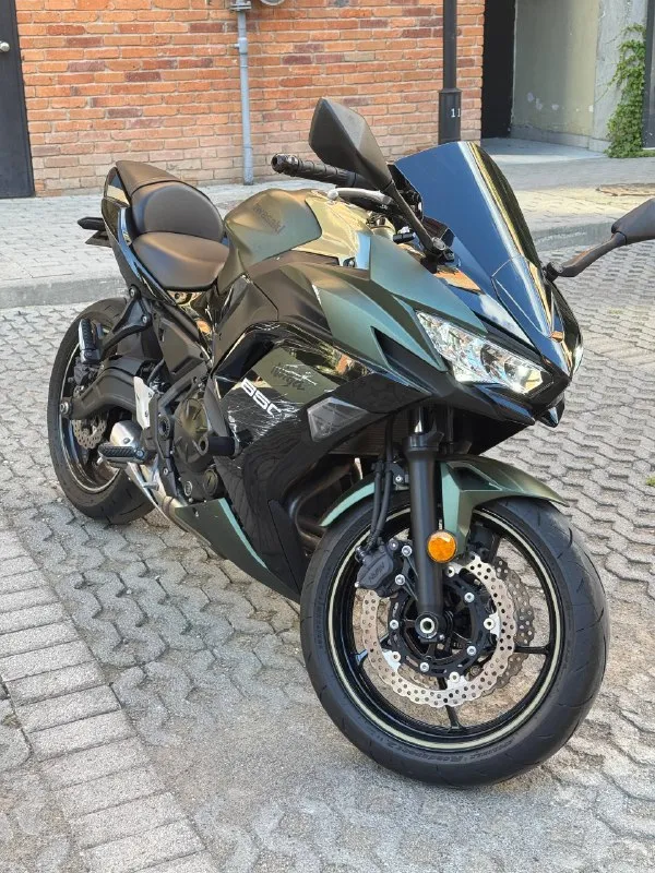 Kawasaki Ninja 650 KTRC 2024