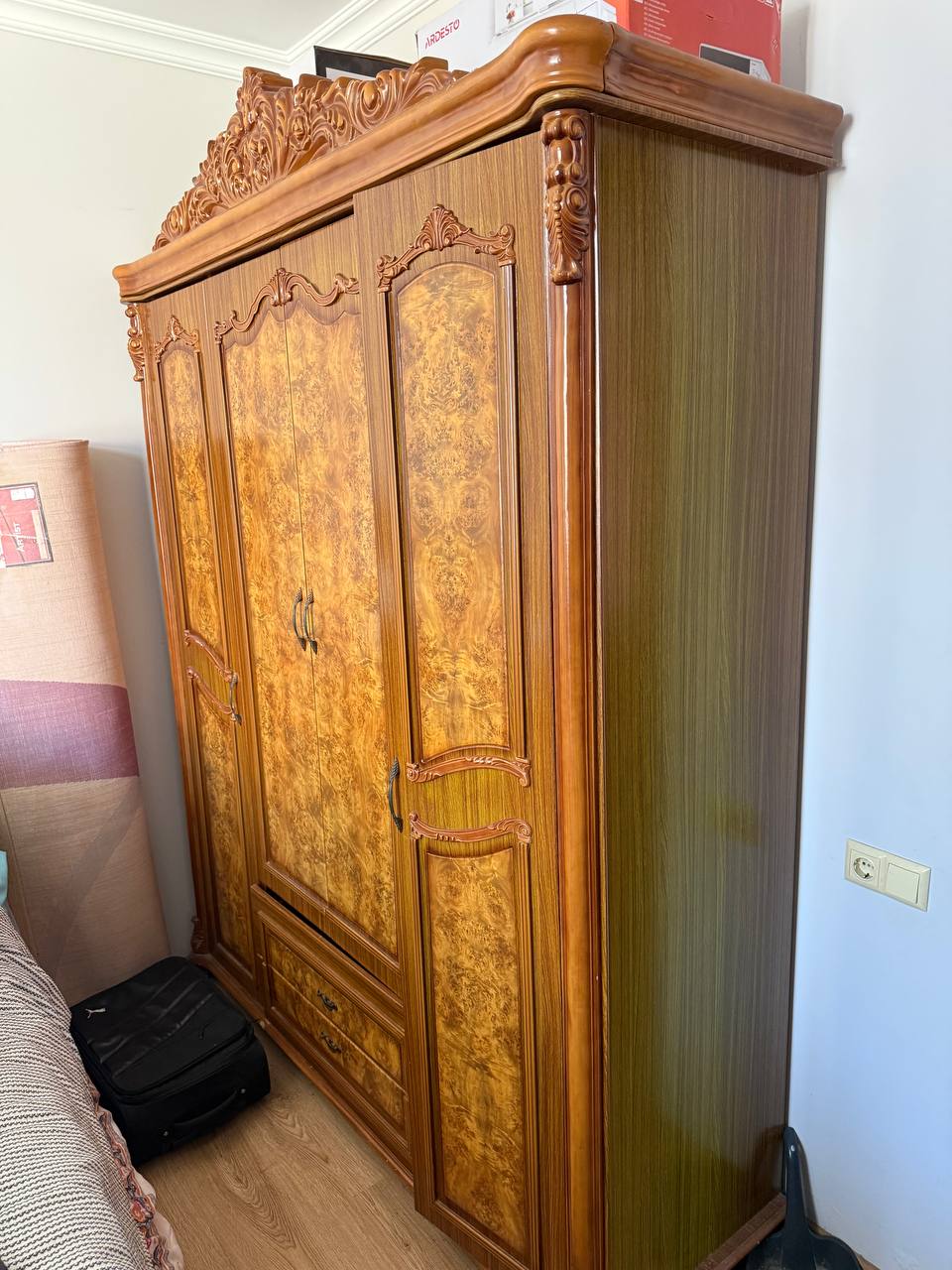 Шкаф гардеробный