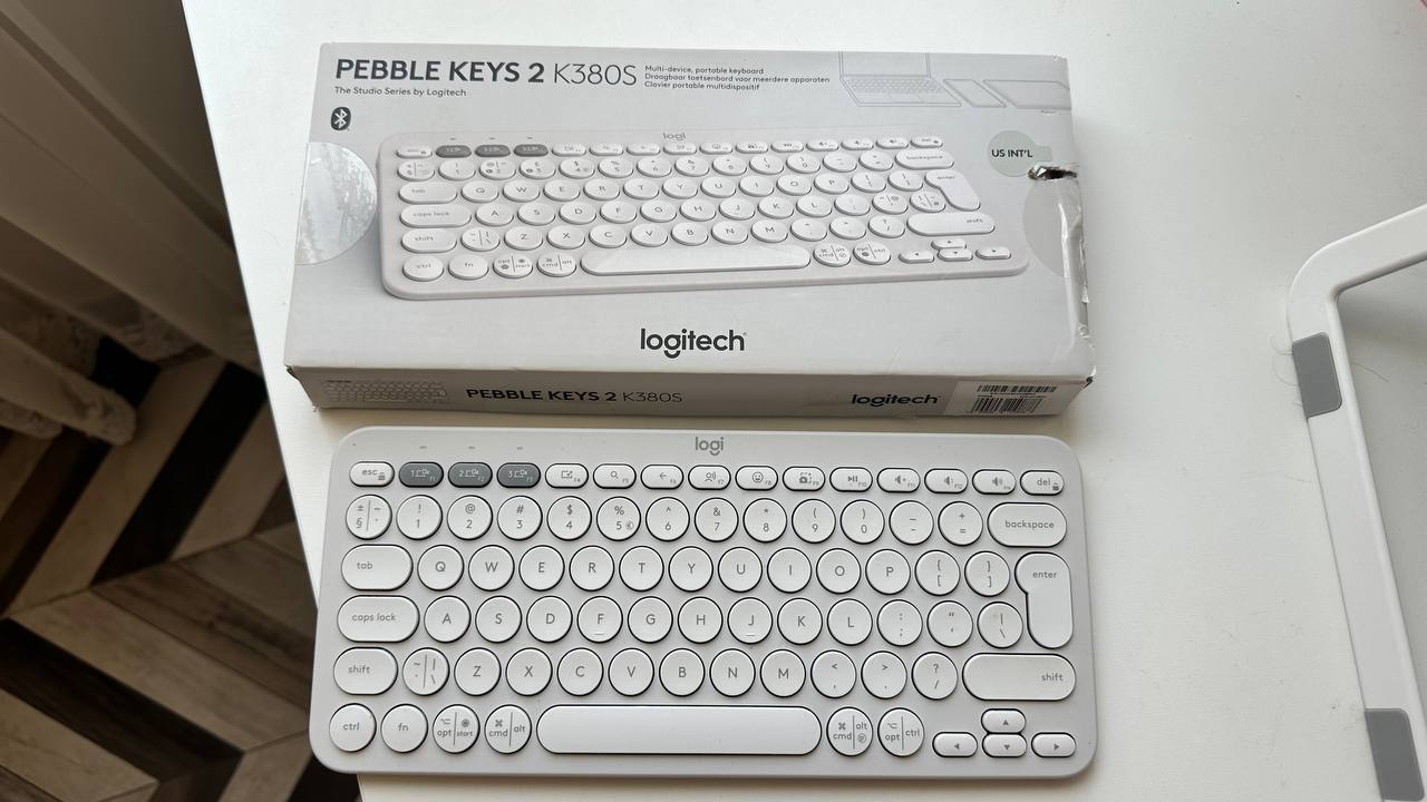 Беспроводная клавиатура Logitech Pebble Keys 2 K380S