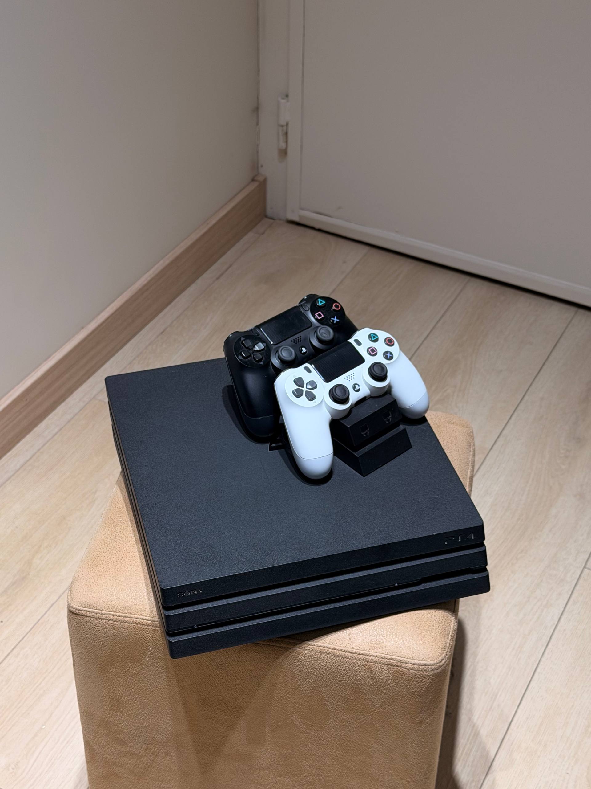 PlayStation 4 PRO 1TB