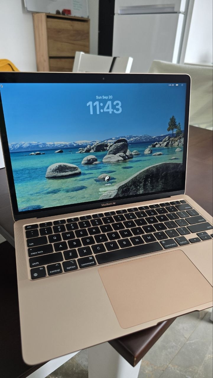 MacBook Air M1 8/256 2020