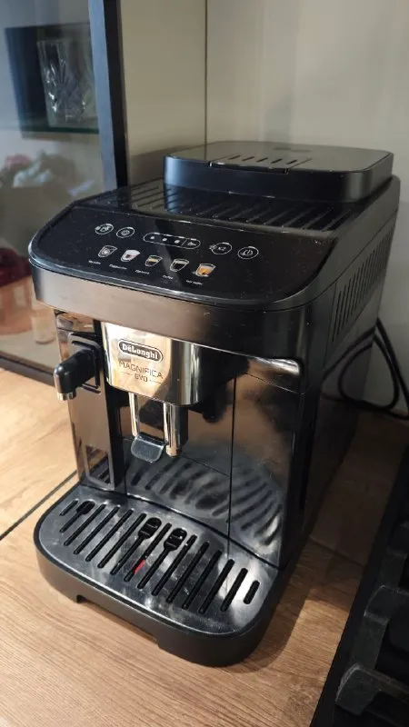 Кофемашина De'Longhi Magnifica EVO