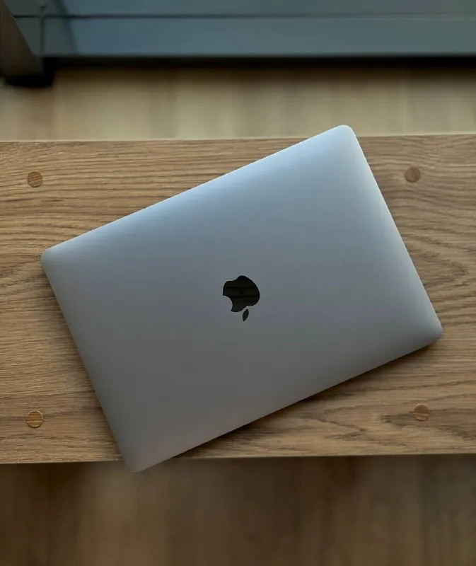 Macbook Air 2020 (intel core i3)
