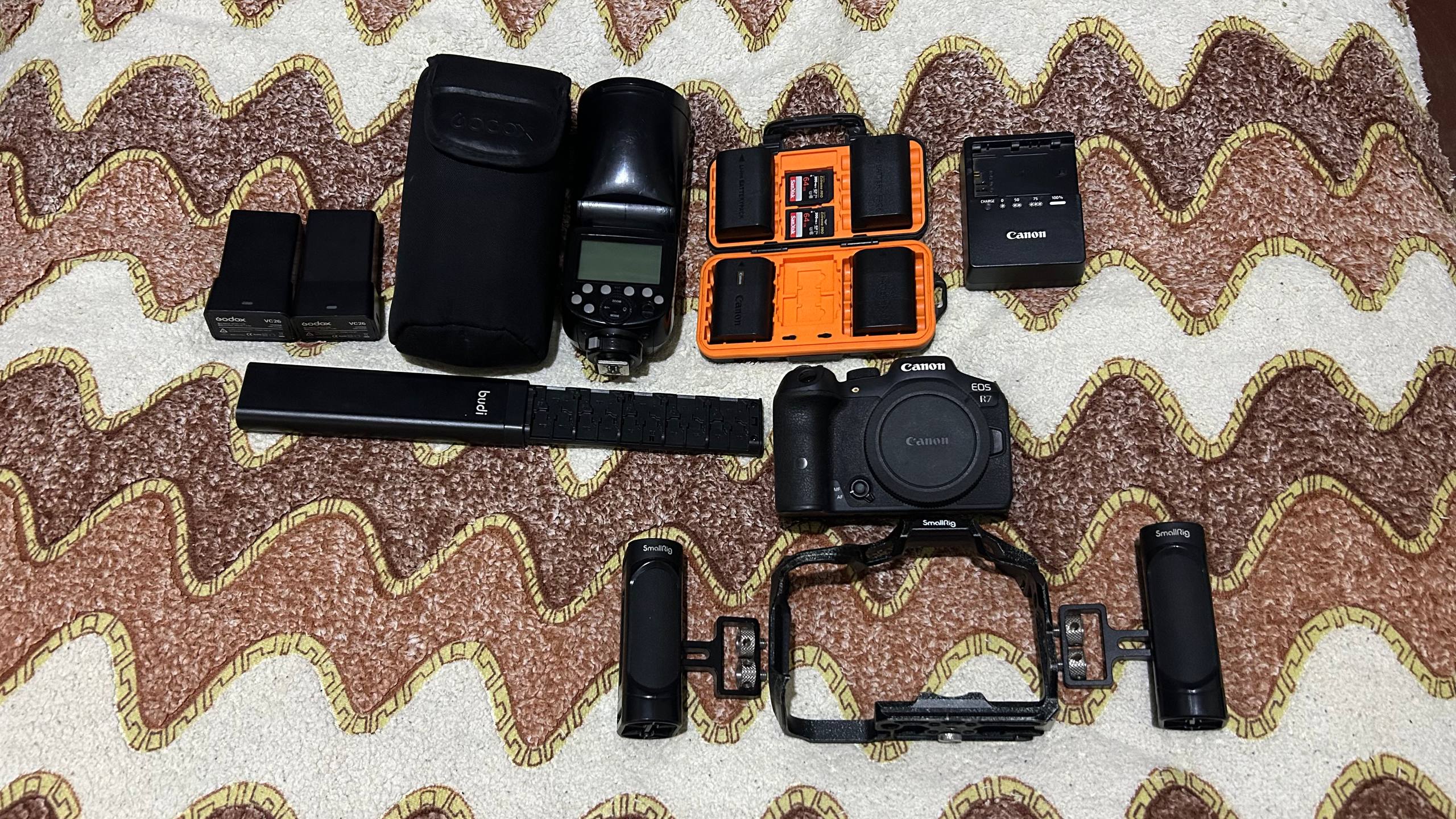 Фотоаппарат Canon R7