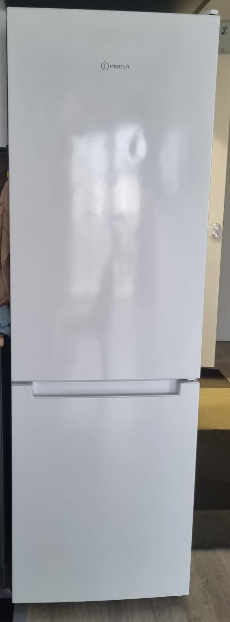 Холодильник INDESIT модель TS 4180