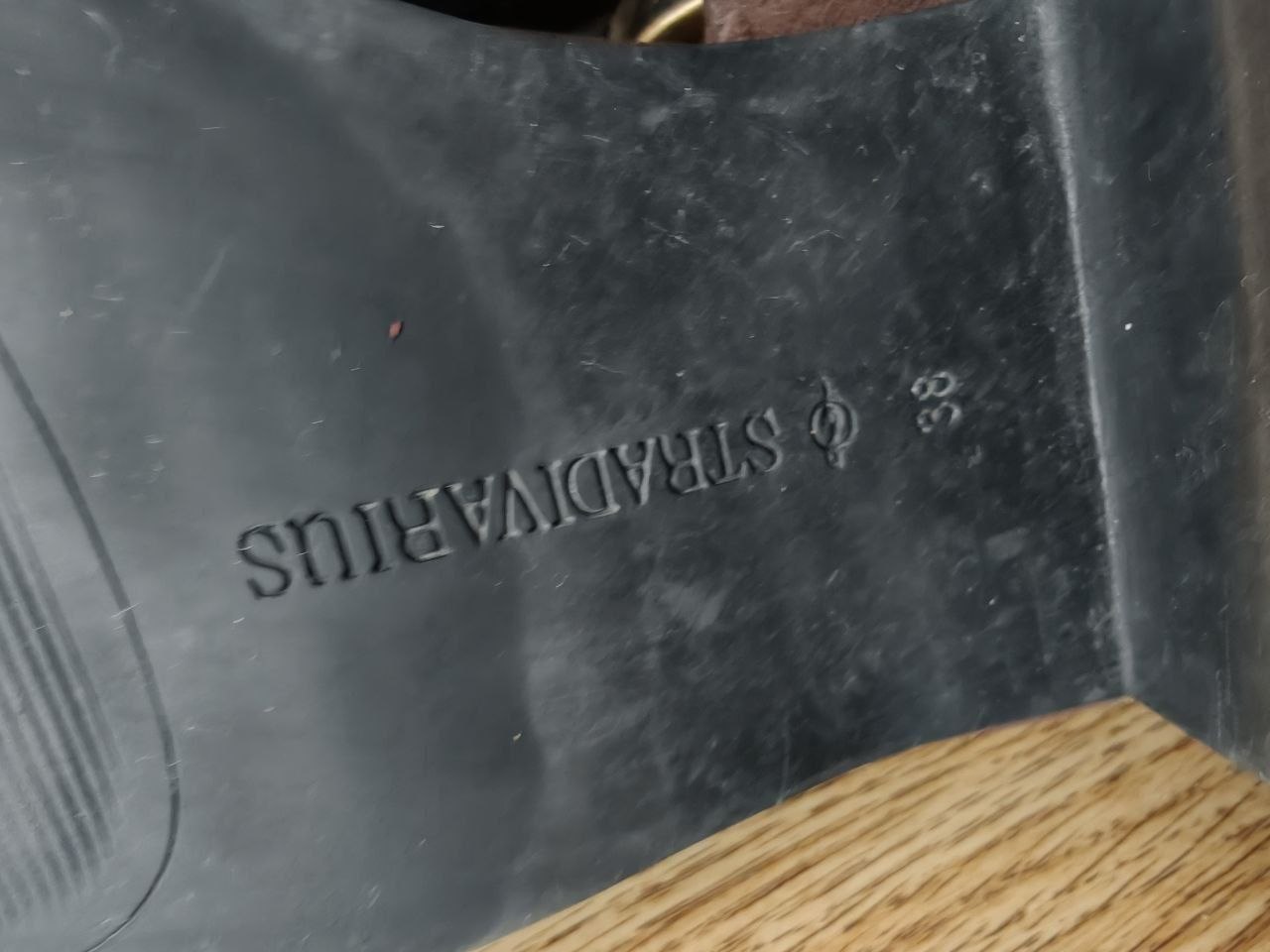 Осенние замшевые сапоги Stradivarius