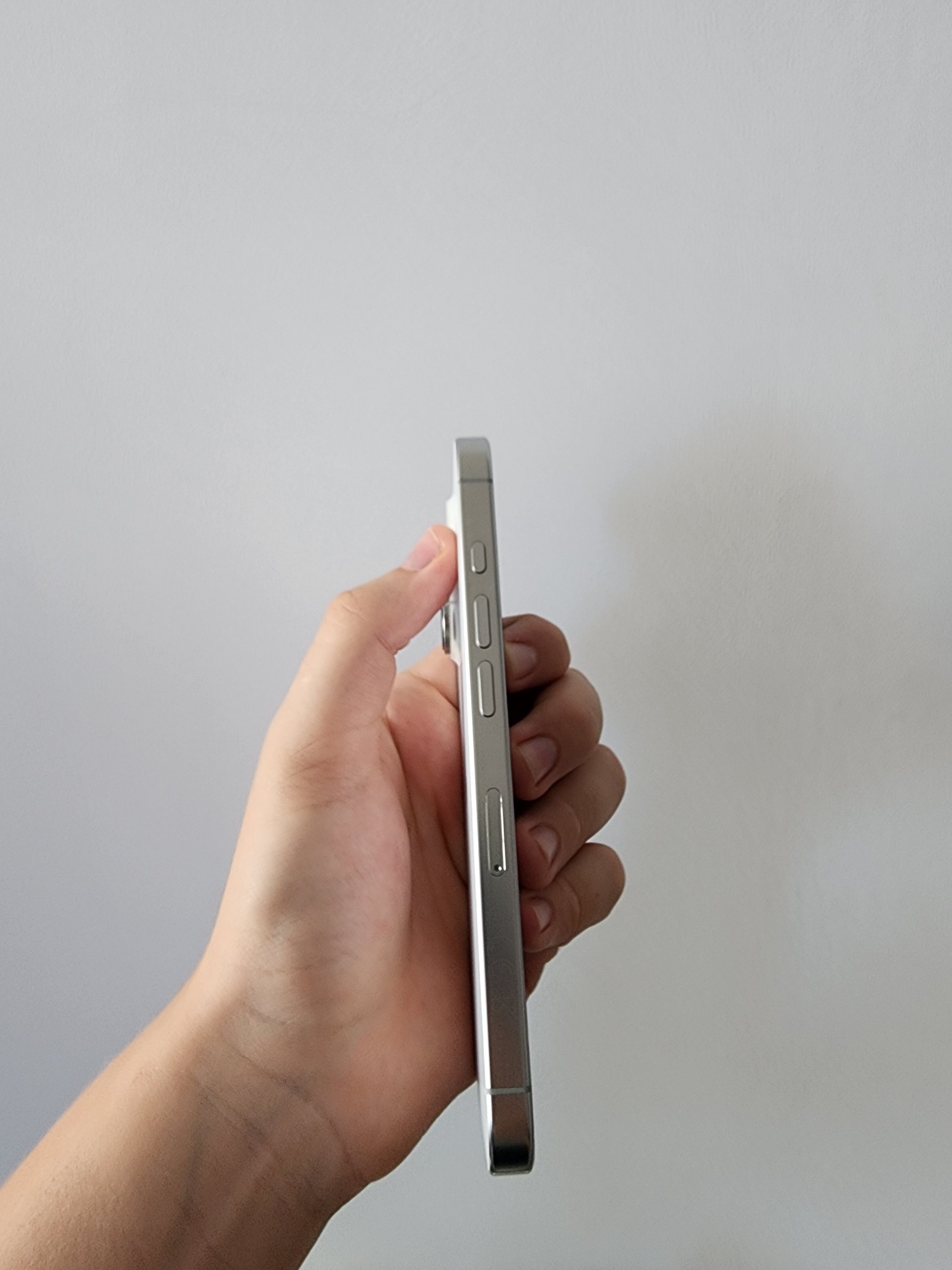 iPhone 16 Pro 128GB (White Titanium / Белый титан) photo 7