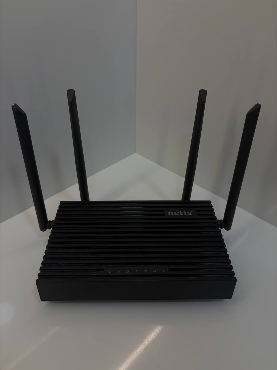 Роутер Netis N6