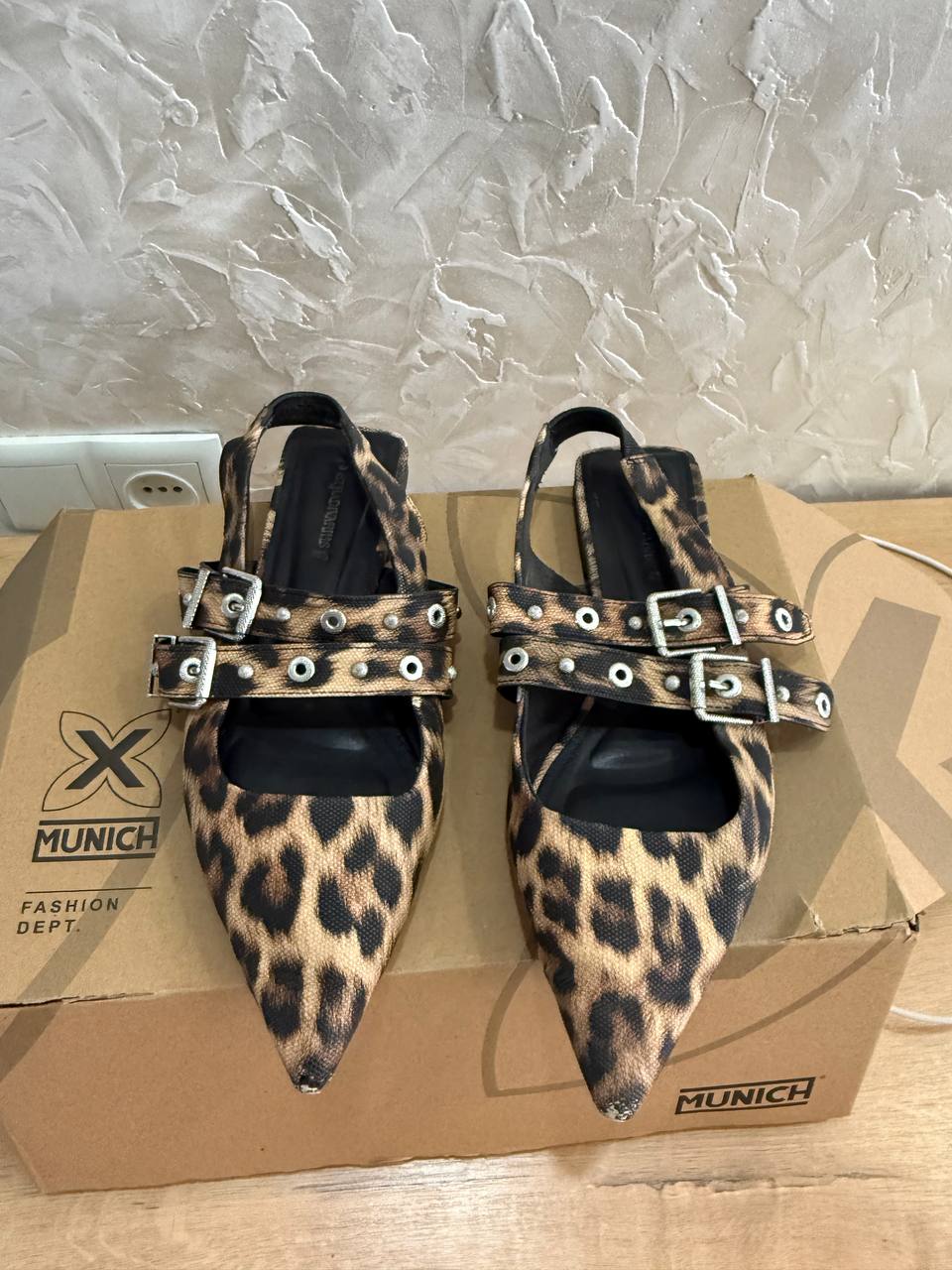 Munich cogs / sandals, size 40