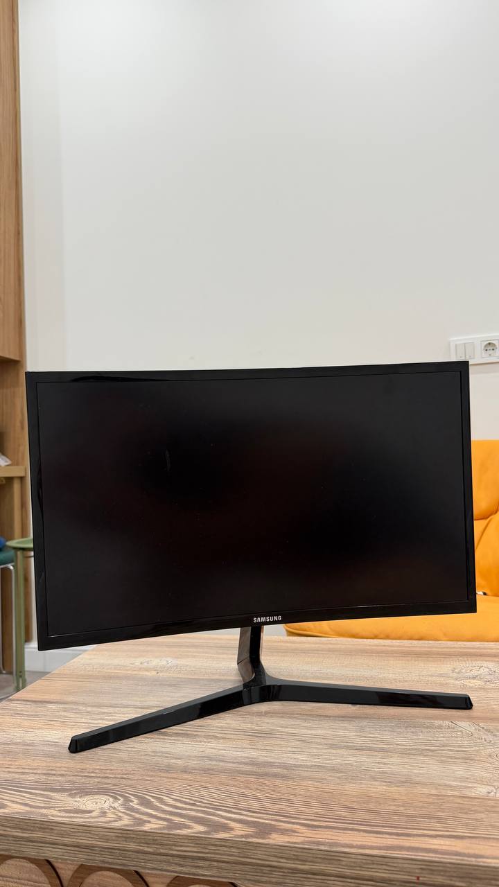 Игровой монитор Samsung 24" 144Hz C24RG50FQI
