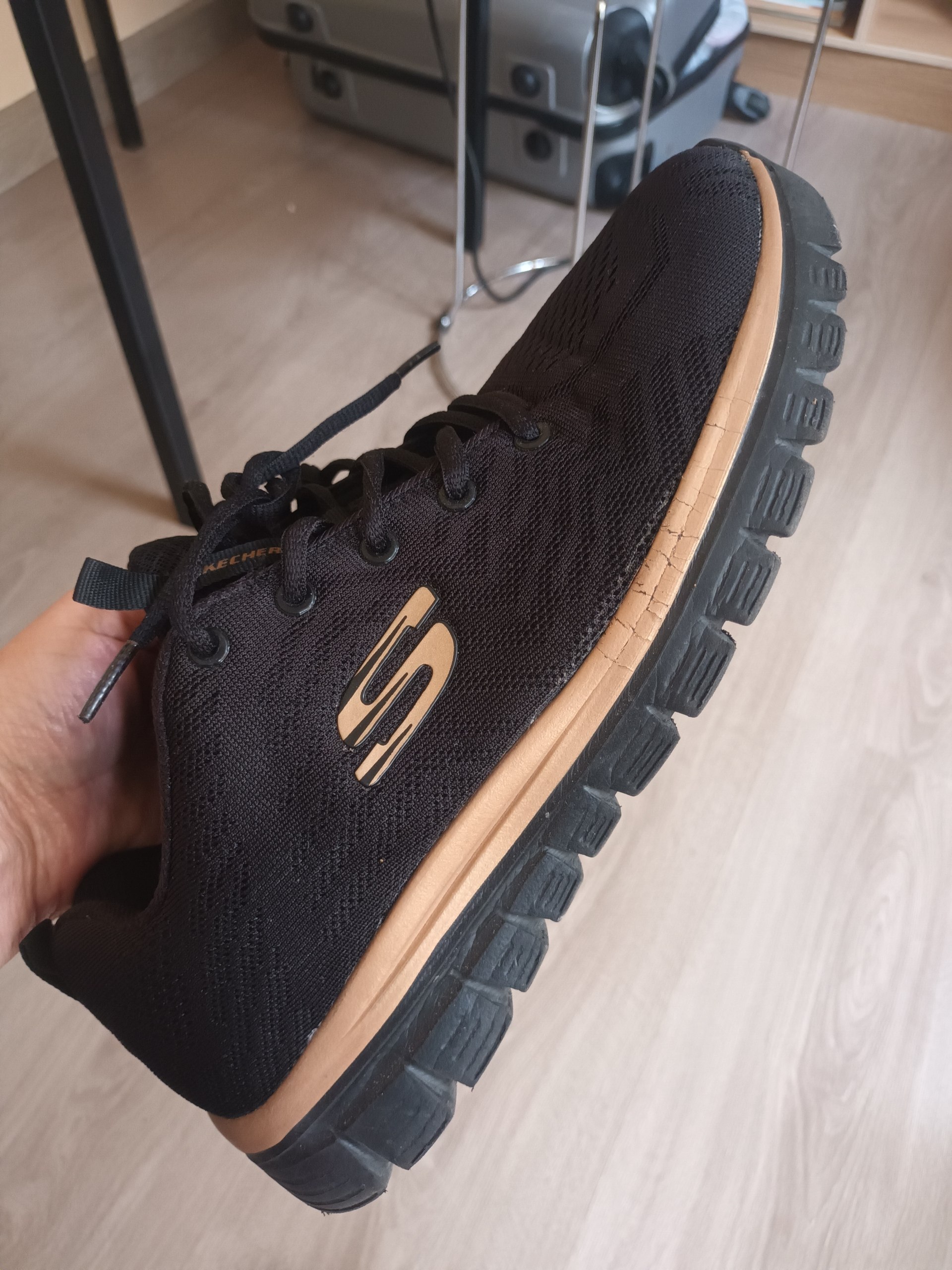 Кроссовки Skechers размер 41