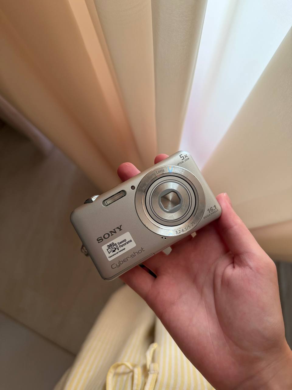 Винтажный фотоаппарат Sony Cyber-shot DSC-W570