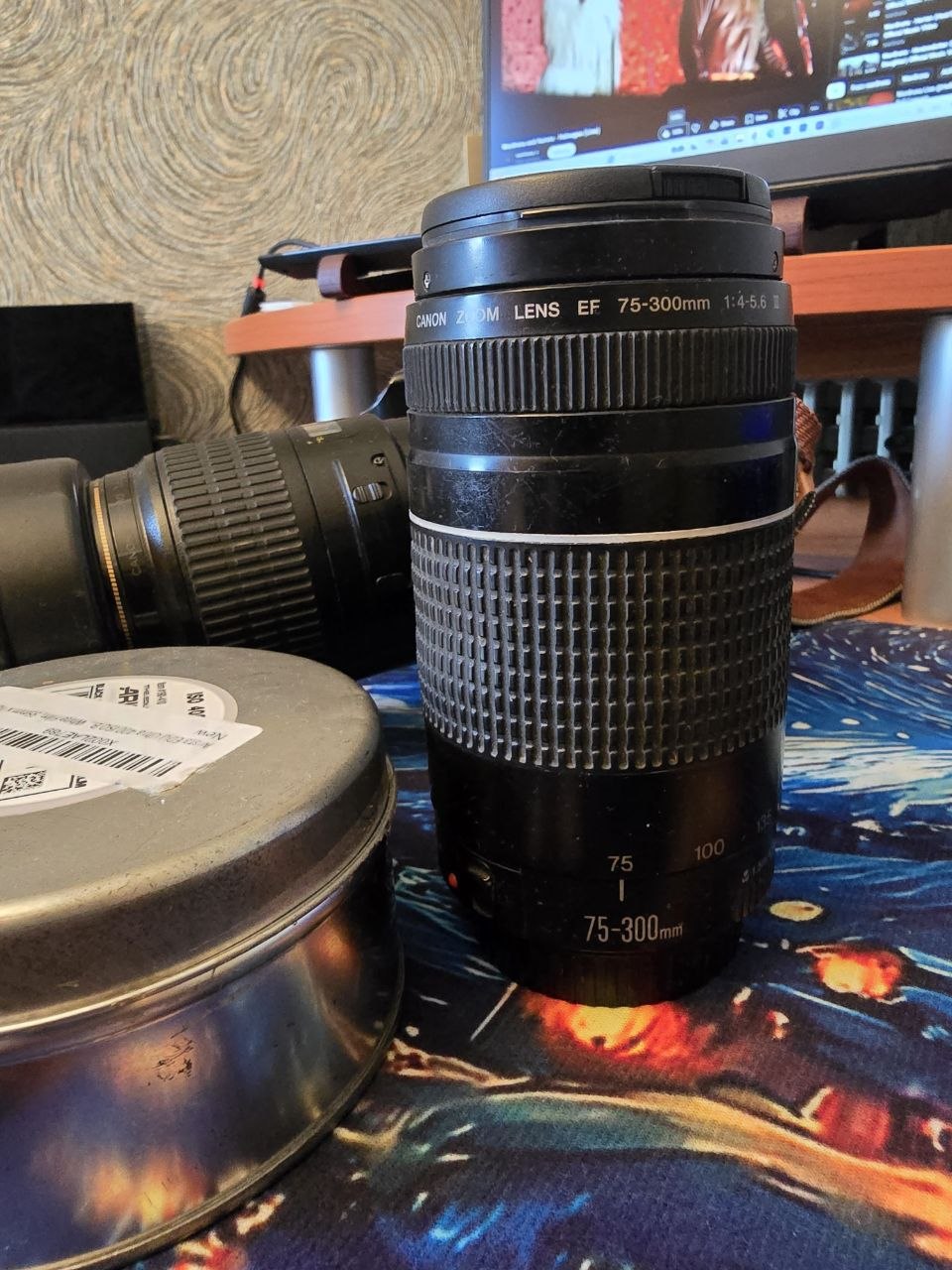 Объектив Canon EF 75-300mm f/4.5-5.6