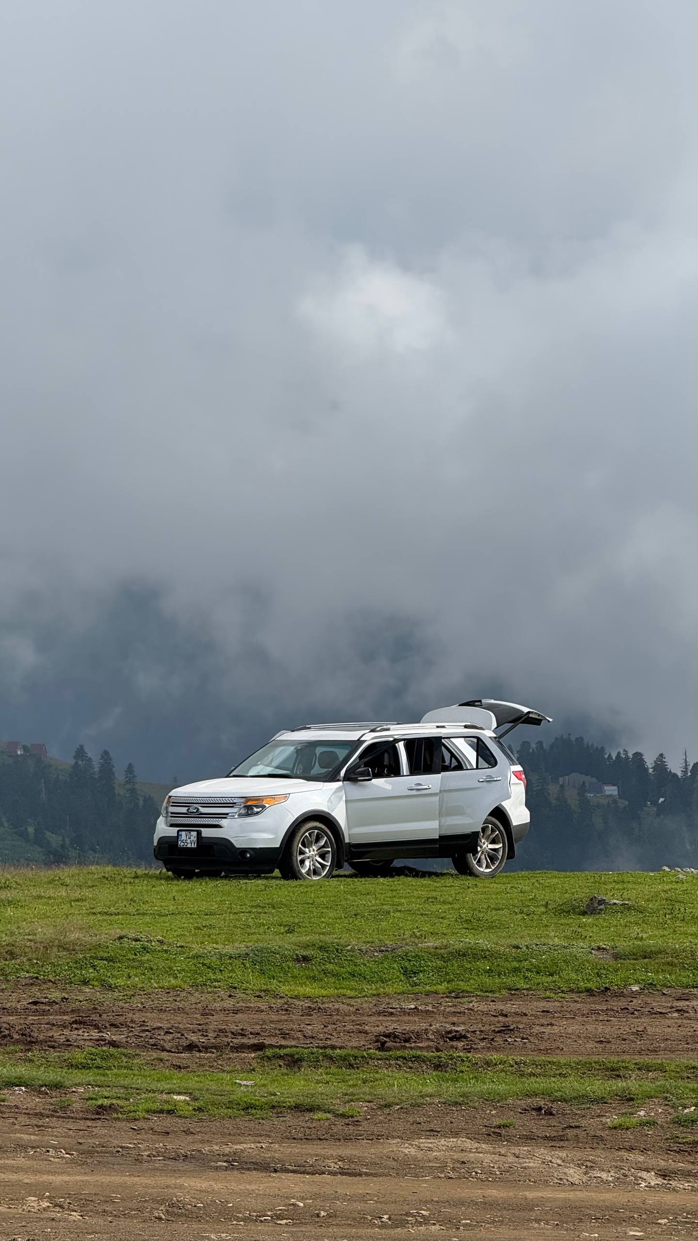 Автомобиль Ford Explorer XLT 2014