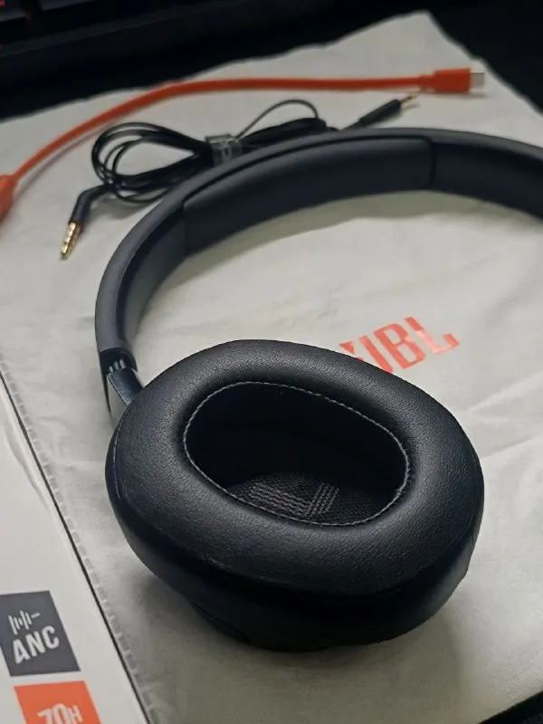 Беспроводные наушники JBL Tune 770NC