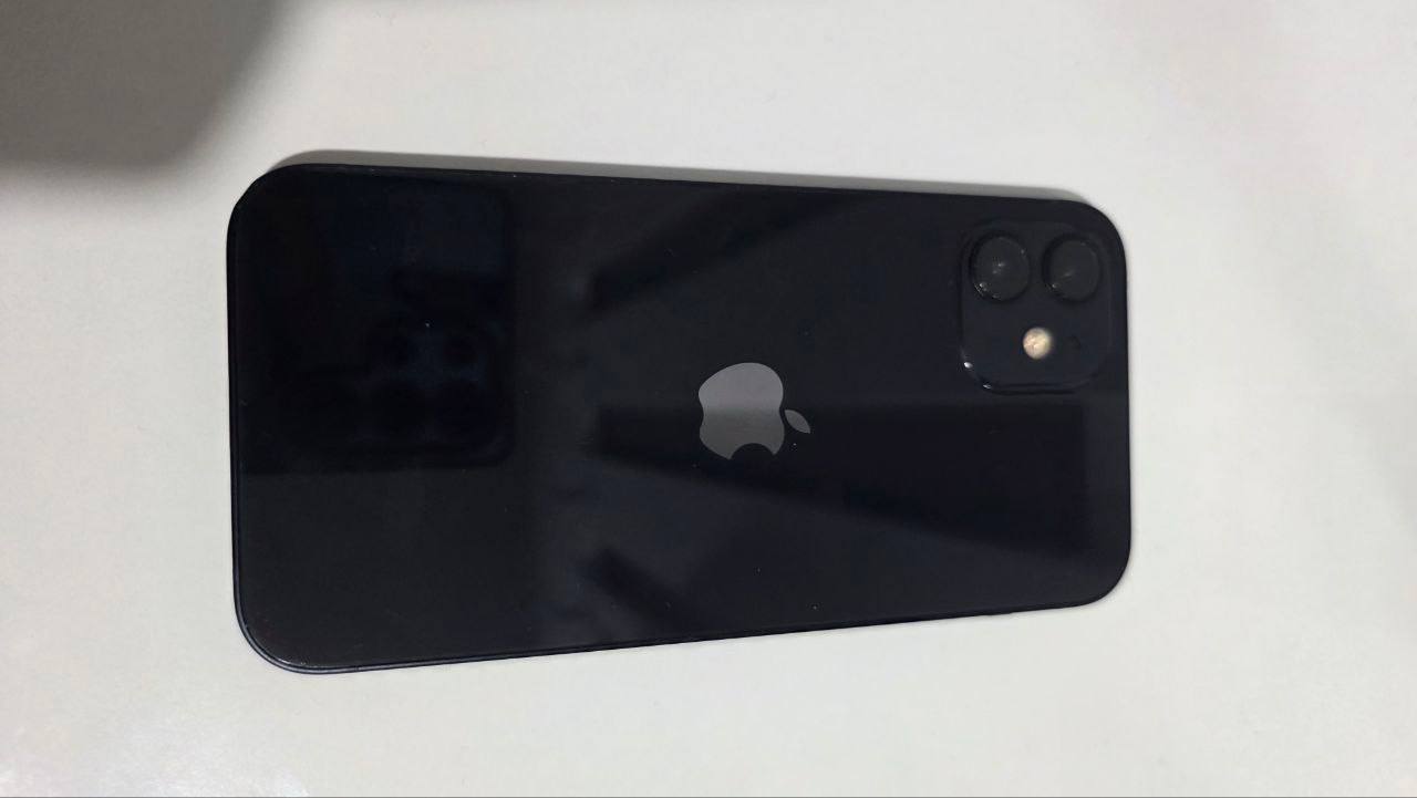 iPhone 12 (64 GB)