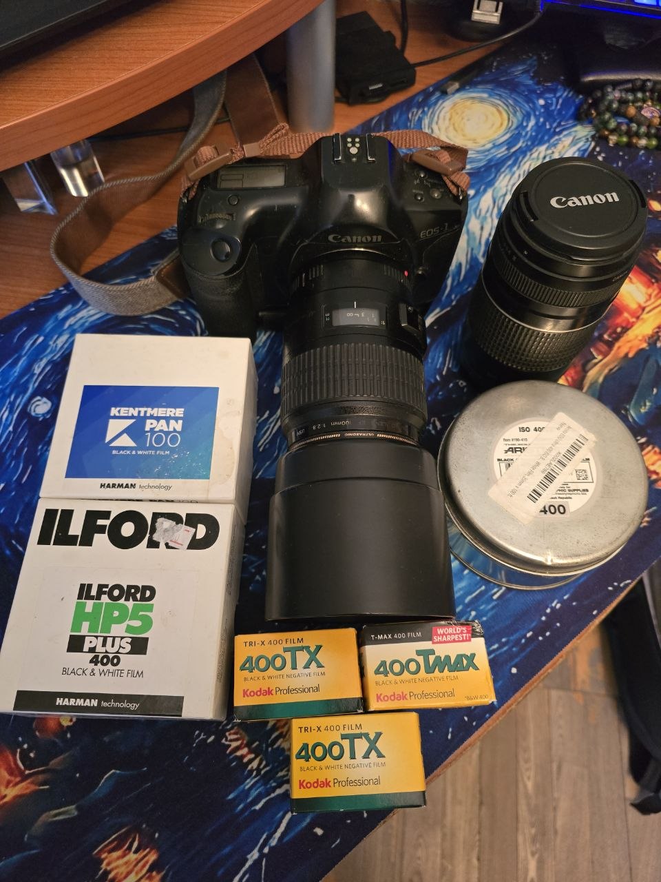 Пленочная камера Canon EOS-1