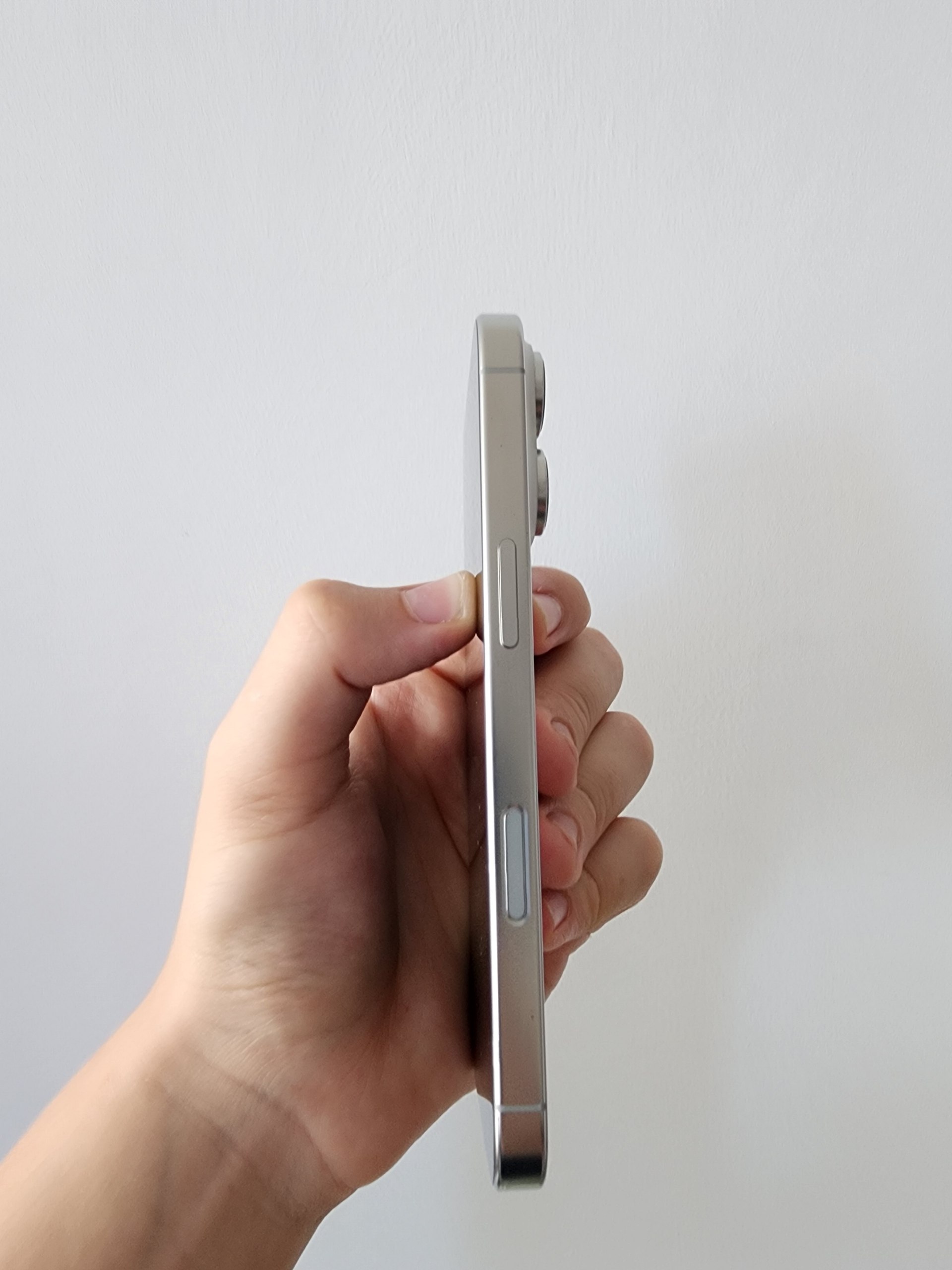 iPhone 16 Pro 128GB (White Titanium / Белый титан) photo 5