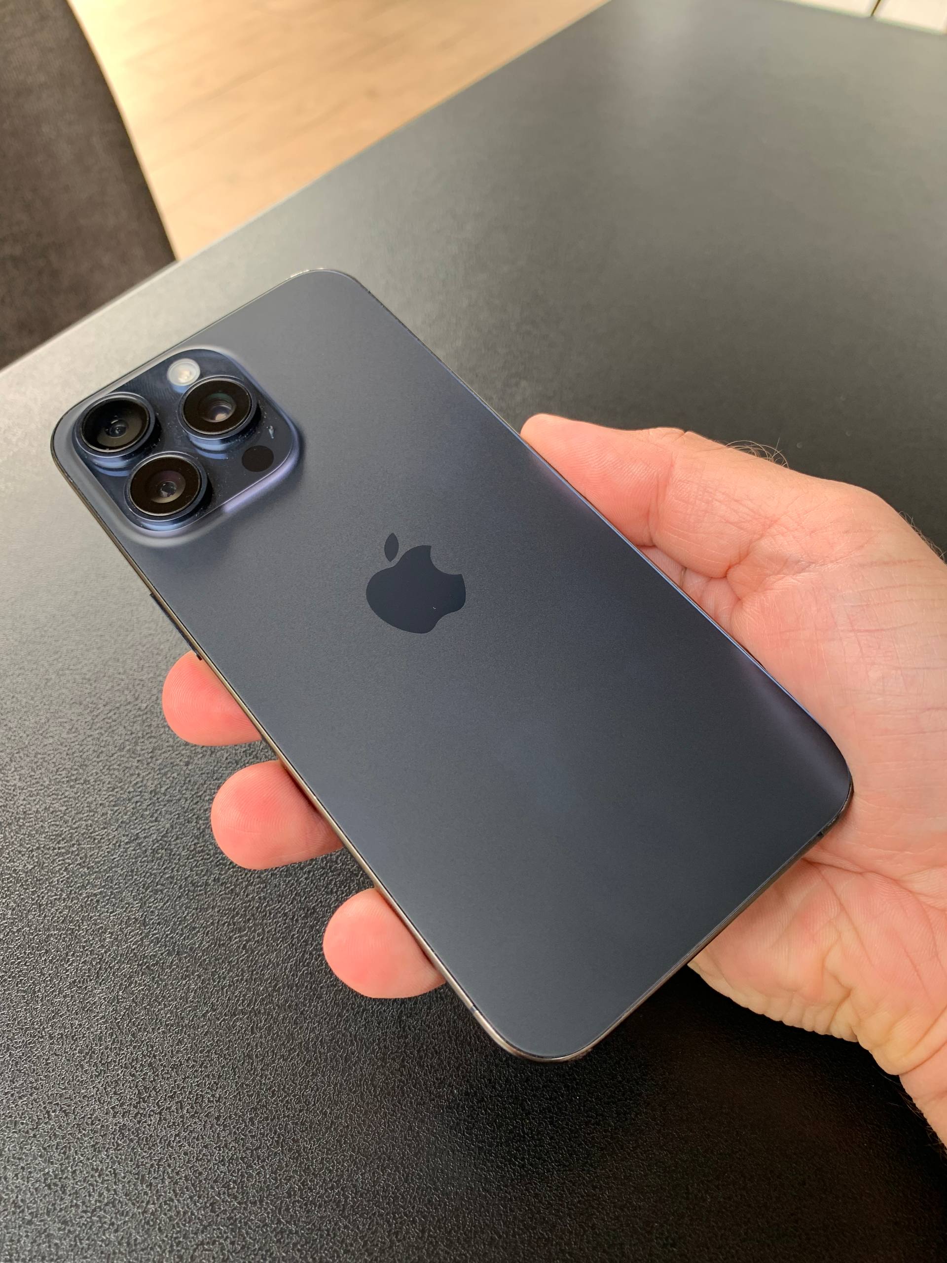iPhone 15 Pro Max 256GB Blue Titanium