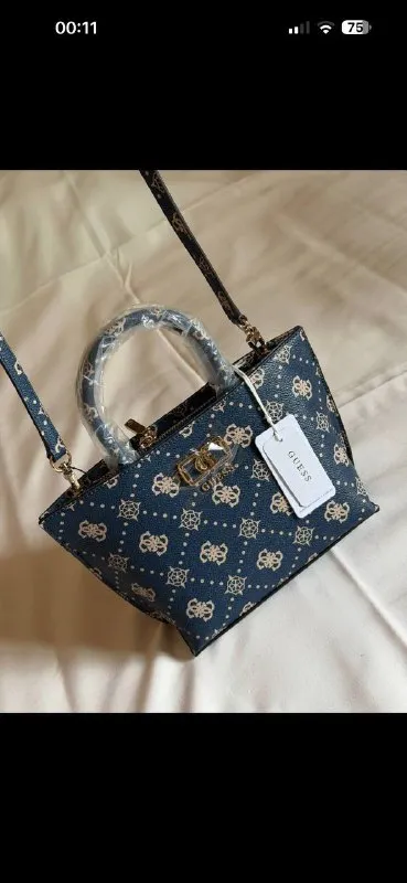 Сумка Guess